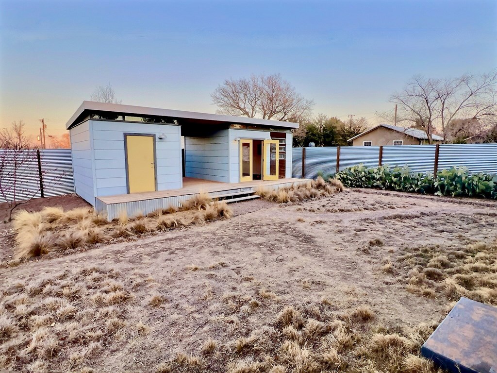 404 N Plateau St, Marfa, Texas image 24