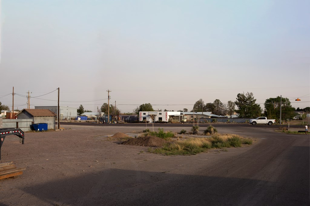 1310 W San Antonio St, Marfa, Texas image 4