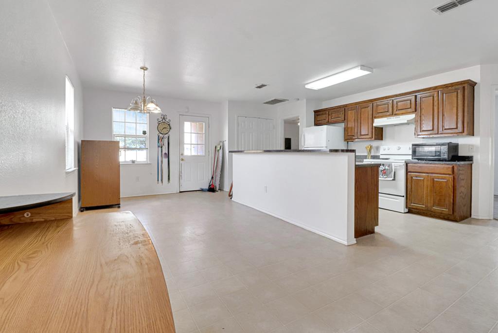 1206 Alameda Ave, Odessa, Texas image 5