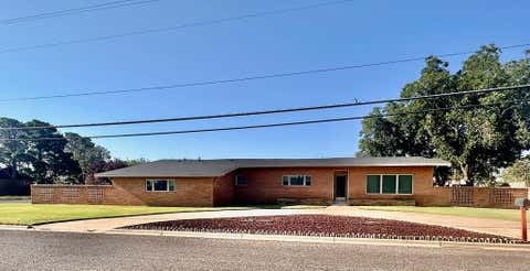 Homes For Sale - 601 SW Ave E<br/> Seminole, TX 79360