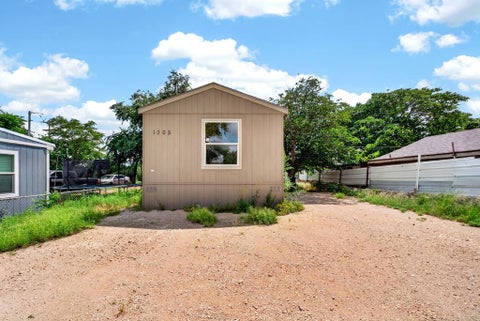 Homes For Sale - 1305 N Tom Green Ave<br/> Odessa, TX 79761