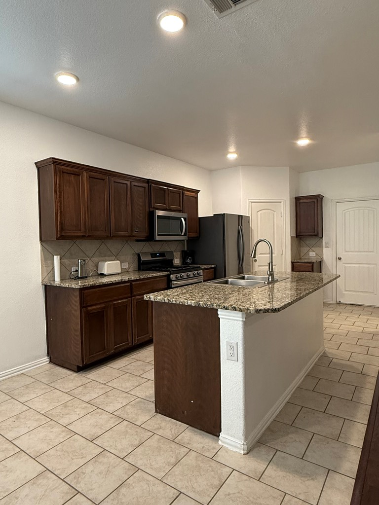 1 Glass Ranch Rd, Odessa, Texas image 6