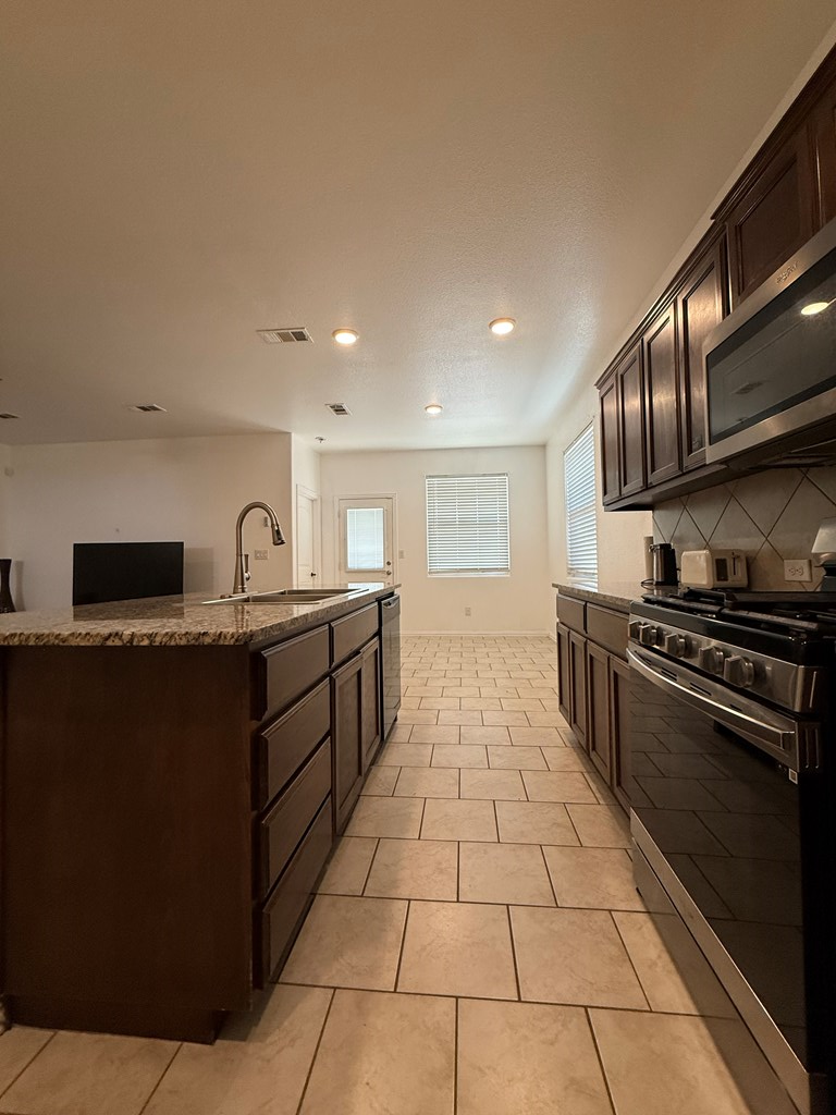 1 Glass Ranch Rd, Odessa, Texas image 9