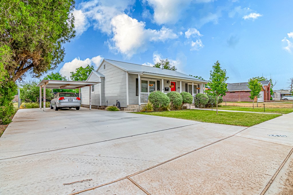 2410 W 15th St, Odessa, Texas image 3