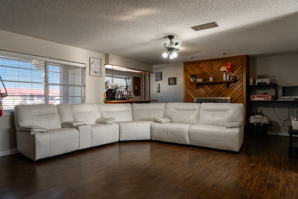 900 N Colpitts, Fort Stockton, Texas image 3