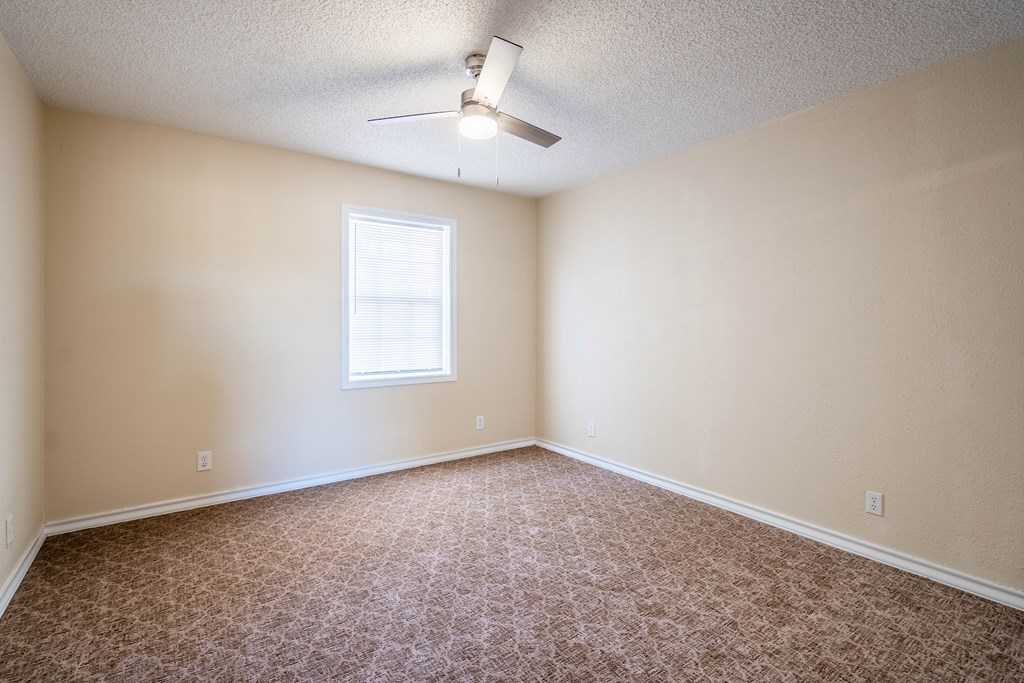 2210 W County Rd 150, Midland, Pennsylvania image 21