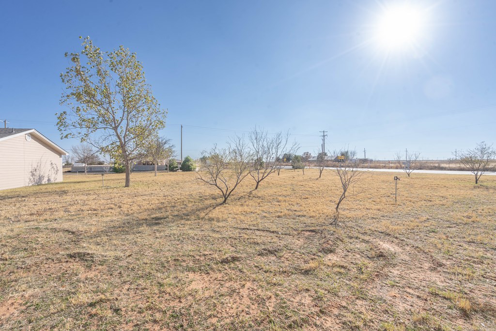 2210 W County Rd 150, Midland, Pennsylvania image 3
