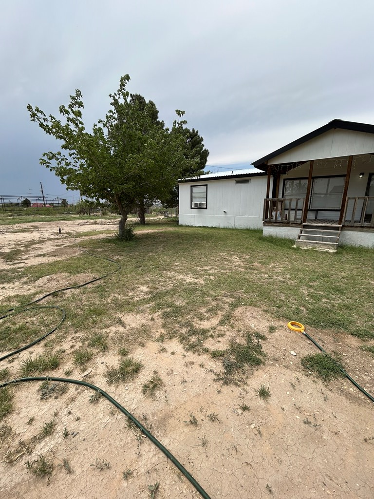 687 Scissortail Ln, Fort Stockton, Texas image 2