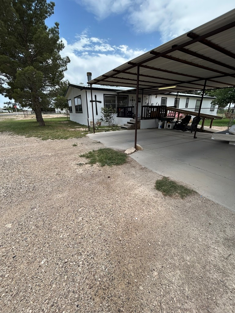 687 Scissortail Ln, Fort Stockton, Texas image 4
