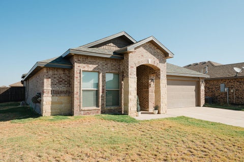 Homes For Sale - 1021 E 89th St<br/> Odessa, TX 79765