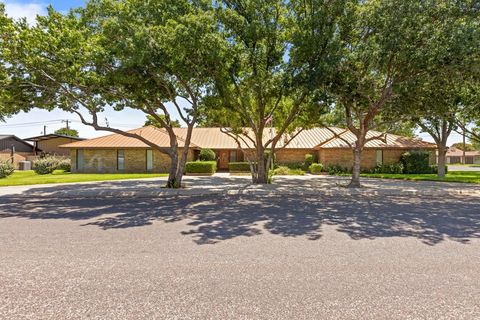 Homes For Sale - 1300 NW 5th St<br/> Andrews, TX 79714