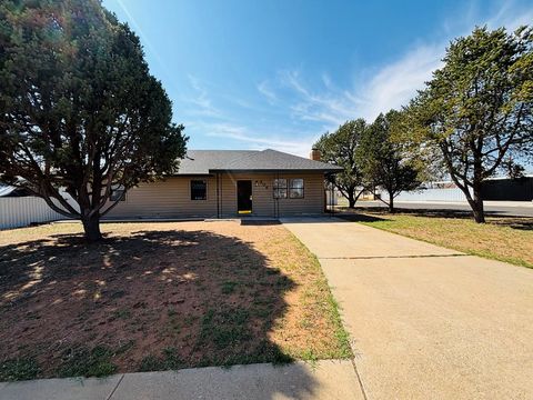 Homes For Sale - 409 NE 6th St<br/> Andrews, TX 79714