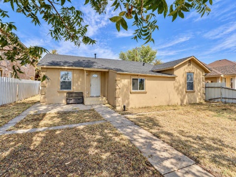Homes For Sale - 1406 12th St<br/> Odessa, TX 79763