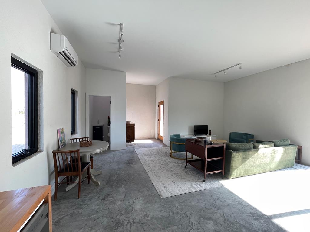 1402 W Philadelphia St, Marfa, Texas image 5