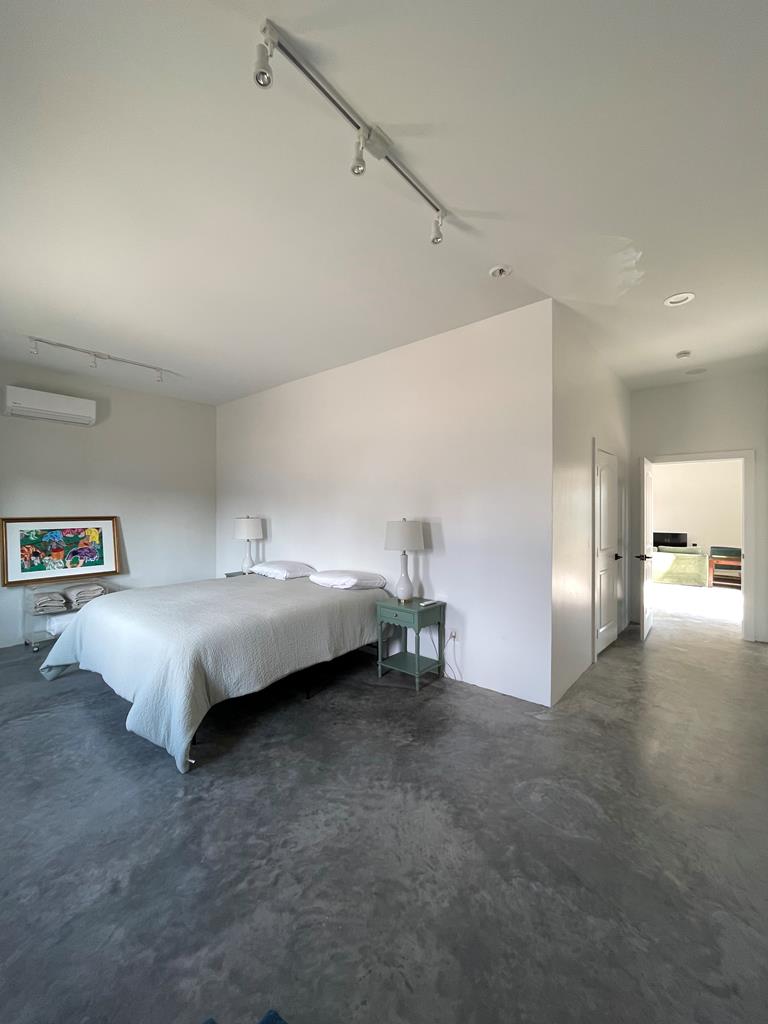 1402 W Philadelphia St, Marfa, Texas image 9