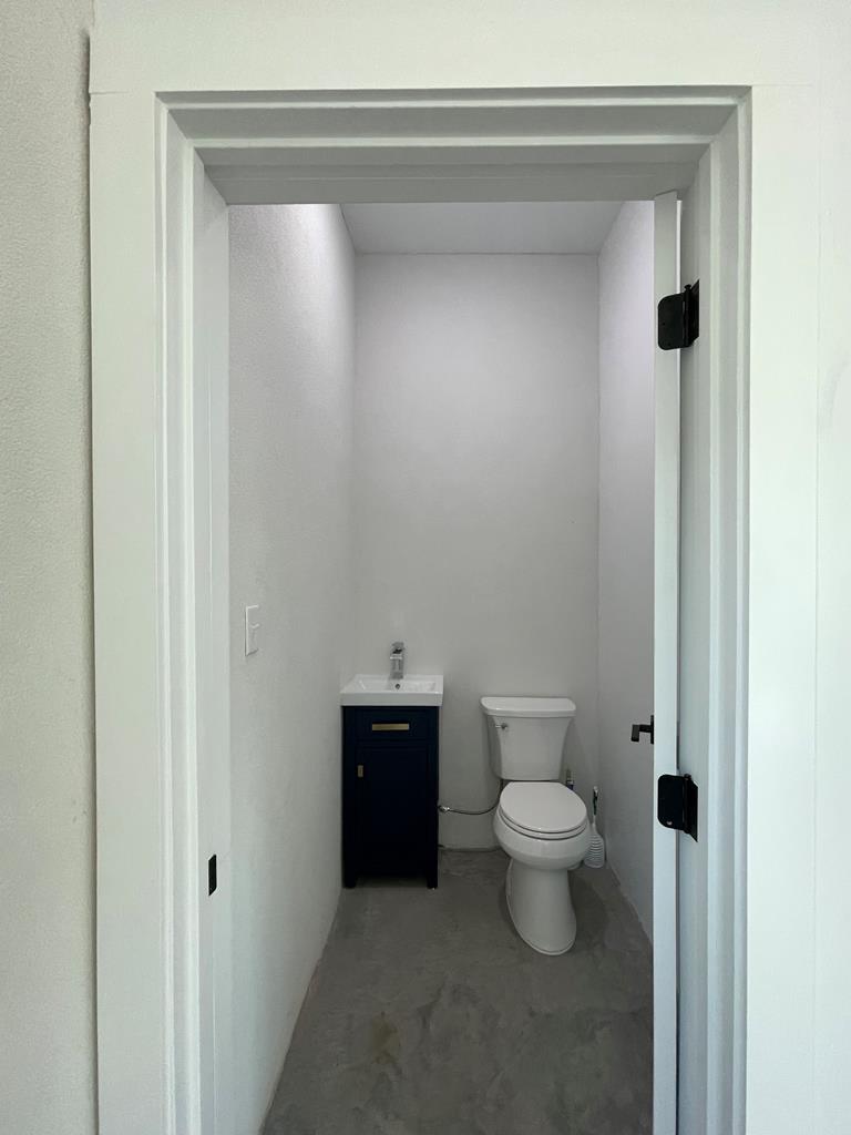 1402 W Philadelphia St, Marfa, Texas image 12