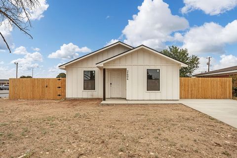 Homes For Sale - 2404 Nabors Lane<br/> Odessa, TX 79761