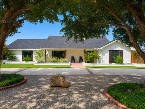 Homes For Sale - 6115 Montana Ave<br/> Odessa, TX 79762