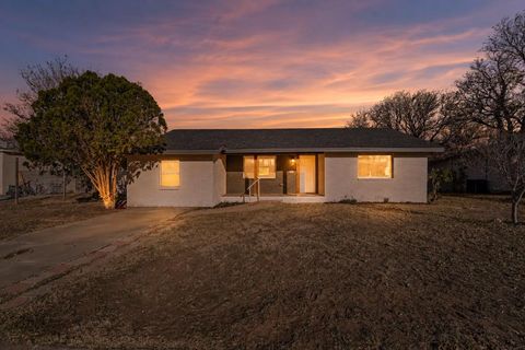 Homes For Sale - 1202 W Kansas Ave<br/> Midland, TX 79701
