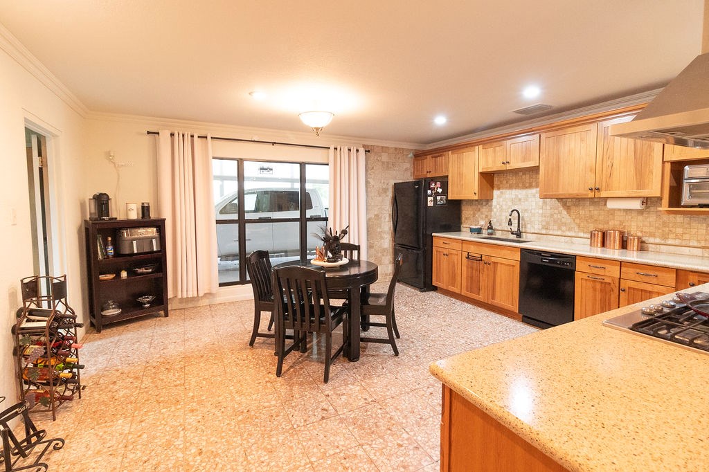 2202 S Ike Ave, Monahans, Pennsylvania image 3