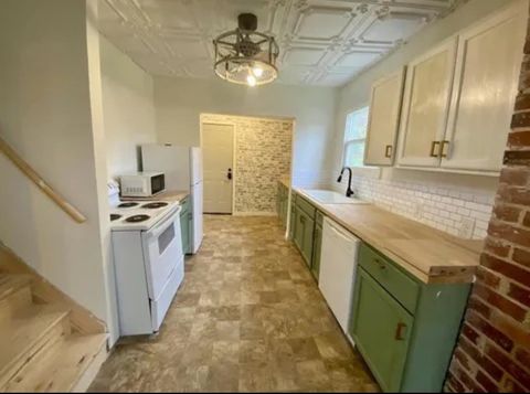 Tiny photo for 1160 Riverview Road, Russell, KY 41169 (MLS # 60074)