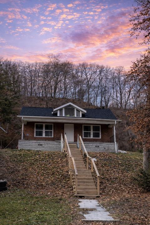Photo of 1160 Riverview Road, Russell, KY 41169 (MLS # 60074)