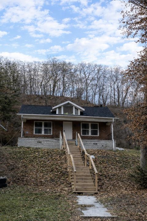 Tiny photo for 1160 Riverview Road, Russell, KY 41169 (MLS # 60074)