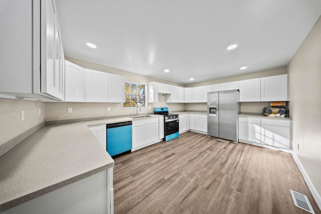 Photo of 4823 Crittenden Drive, Ashland, KY 41101 (MLS # 59702)