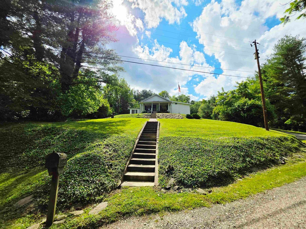 Photo of 2301 Sarah Road, Ashland WW, KY 41101 (MLS # 60599)