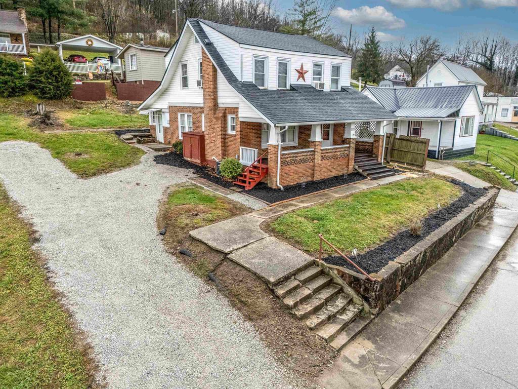 Photo of 125 Water Ave Ave, Olive Hill, KY 41164 (MLS # 59831)