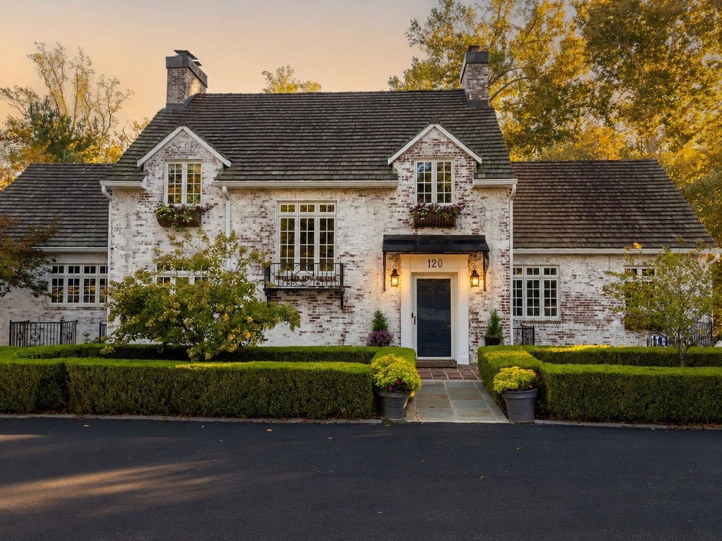 Photo of 120 Country Club Drive DR, Ashland, KY 41101 (MLS # 61231)