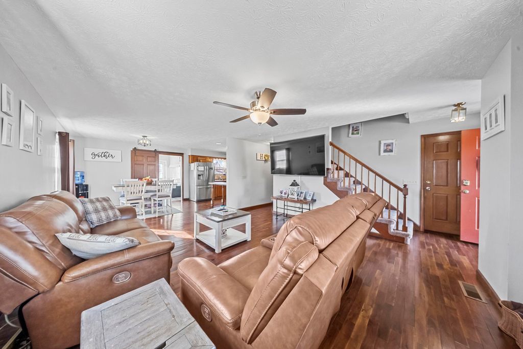 Photo of 3236 Hampton Street St, Ashland, KY 41101 (MLS # 59976)