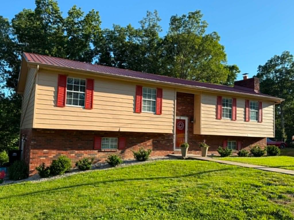 Photo of 3740 Evergreen Drive, Catlettsburg, KY 41129 (MLS # 60713)