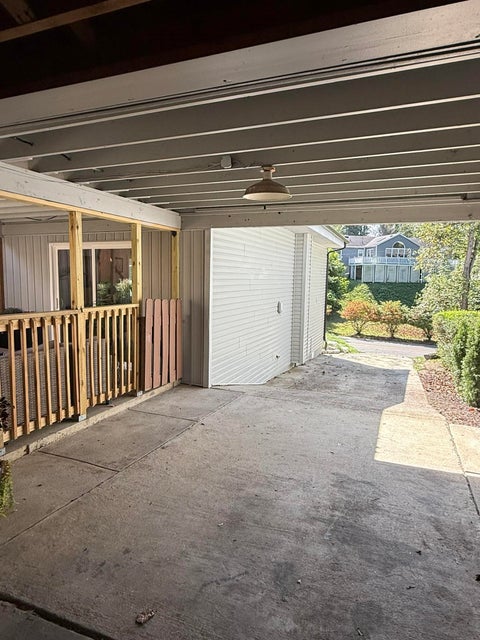 Tiny photo for 2513 Woodland Avenue Ave, Ashland, KY 41101 (MLS # 61109)