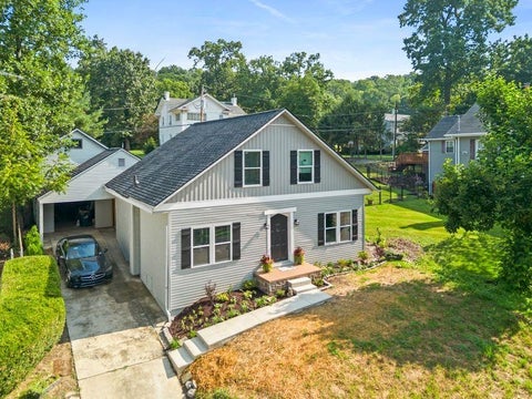 Tiny photo for 2513 Woodland Avenue Ave, Ashland, KY 41101 (MLS # 61109)