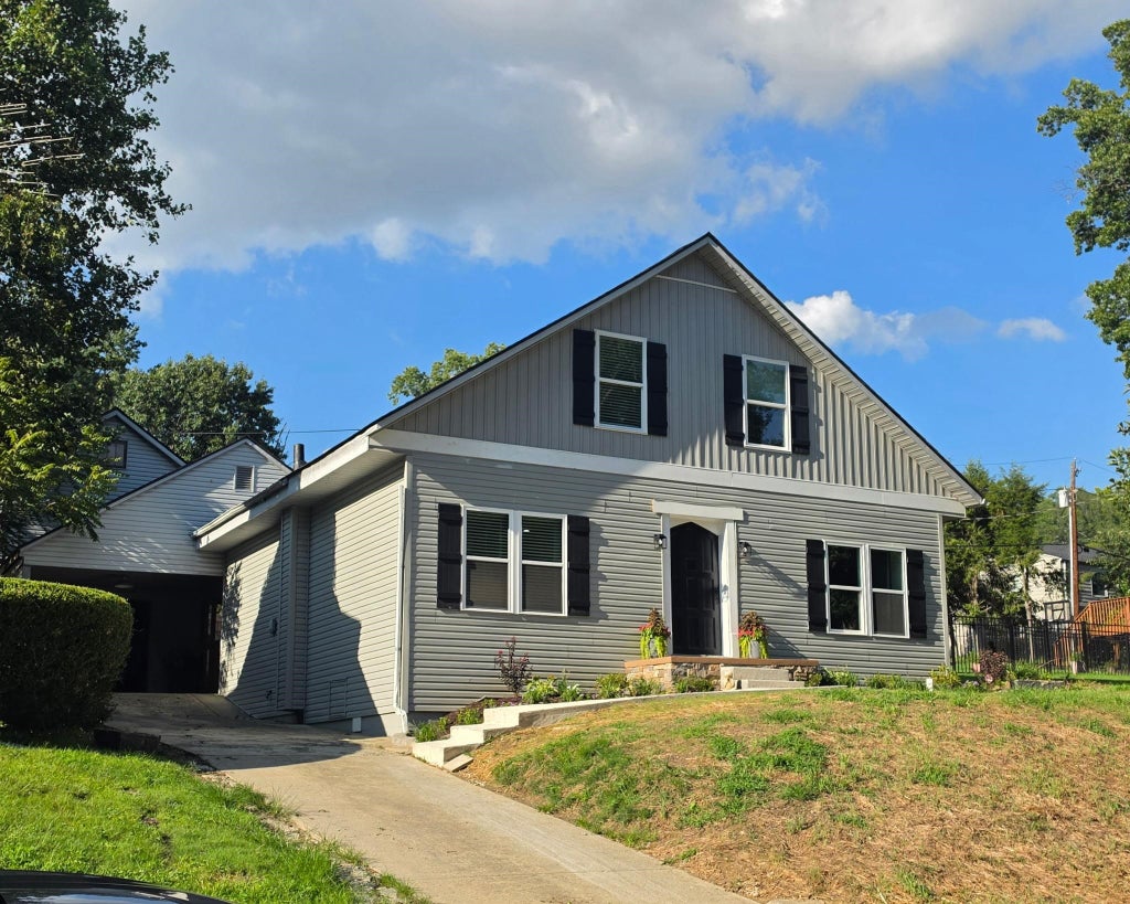 Photo of 2513 Woodland Avenue Ave, Ashland, KY 41101 (MLS # 61109)