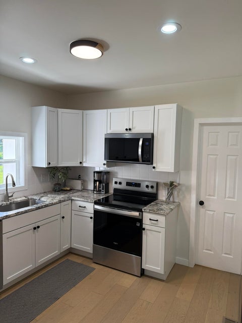 Tiny photo for 2513 Woodland Avenue Ave, Ashland, KY 41101 (MLS # 61109)