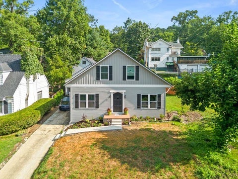 Tiny photo for 2513 Woodland Avenue Ave, Ashland, KY 41101 (MLS # 61109)
