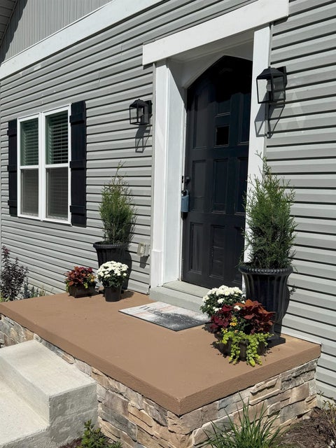 Tiny photo for 2513 Woodland Avenue Ave, Ashland, KY 41101 (MLS # 61109)