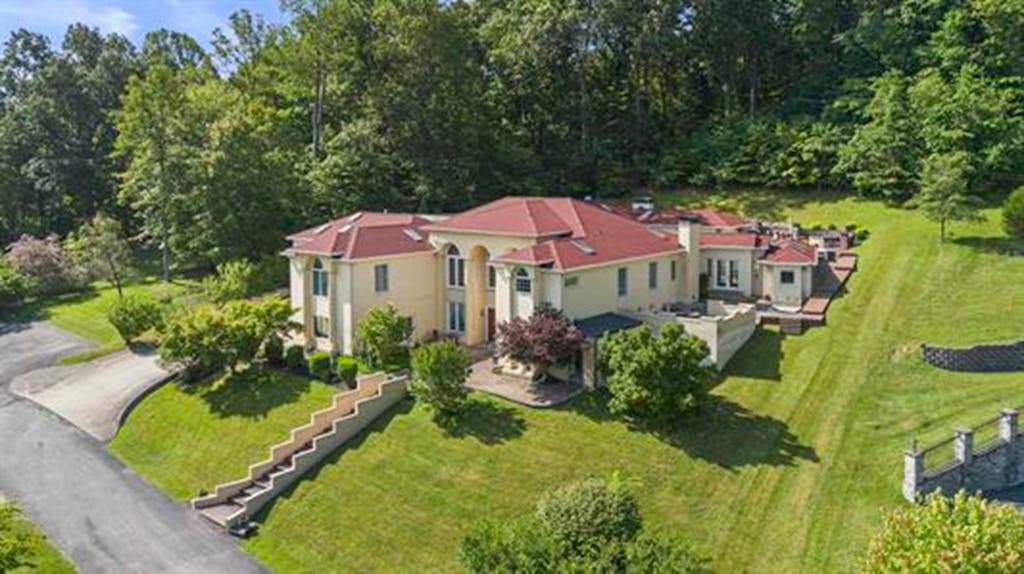 Photo of 2830 Oakwood Court, Flatwoods, KY 41139 (MLS # 61025)