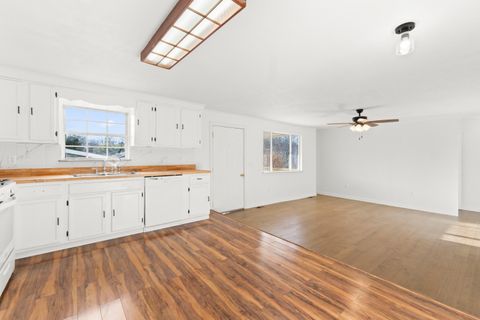 Tiny photo for 1215 Turner Street, Ashland, KY 41101 (MLS # 60224)