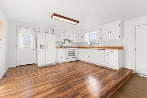 Tiny photo for 1215 Turner Street, Ashland, KY 41101 (MLS # 60224)