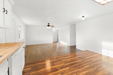 Tiny photo for 1215 Turner Street, Ashland, KY 41101 (MLS # 60224)