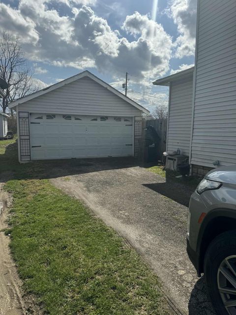 Tiny photo for 2806 S 29th Street, Ashland, KY 41102 (MLS # 60202)