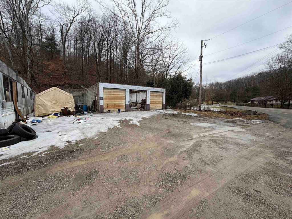 Photo of 2412 Shopes Creek Road Rd, Ashland, KY 41102 (MLS # 60122)