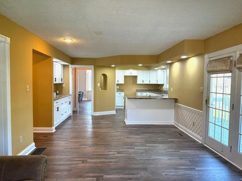 Tiny photo for 2451 Henderson Street St, Ashland, KY 41102 (MLS # 59606)