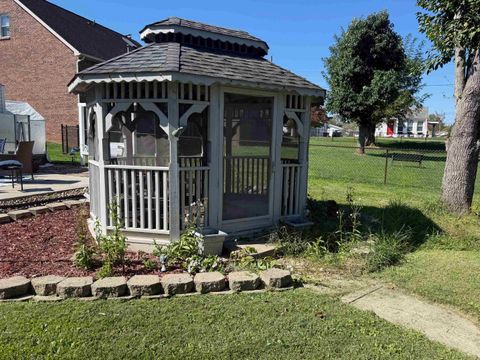 Tiny photo for 2451 Henderson Street St, Ashland, KY 41102 (MLS # 59606)