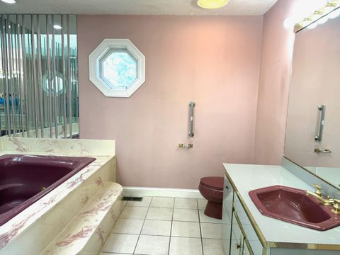 Tiny photo for 2451 Henderson Street St, Ashland, KY 41102 (MLS # 59606)