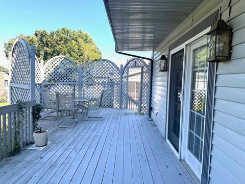 Tiny photo for 2451 Henderson Street St, Ashland, KY 41102 (MLS # 59606)