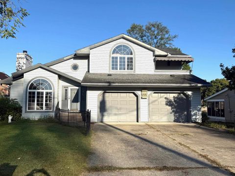 Tiny photo for 2451 Henderson Street St, Ashland, KY 41102 (MLS # 59606)